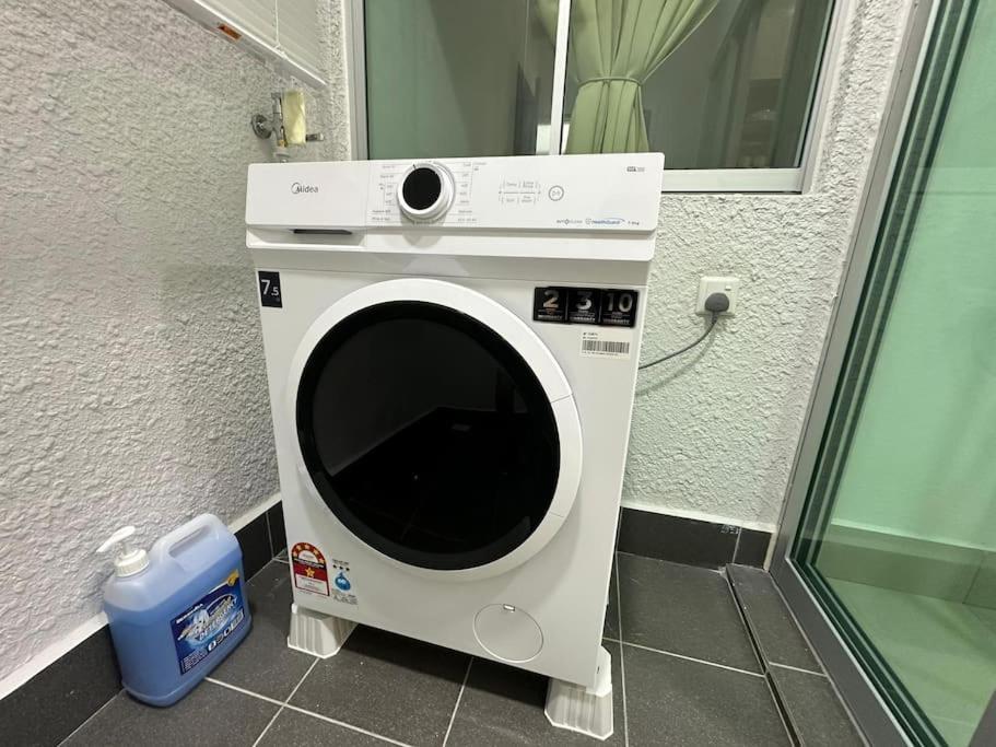 New Razak 4pax 3r3b Apartment